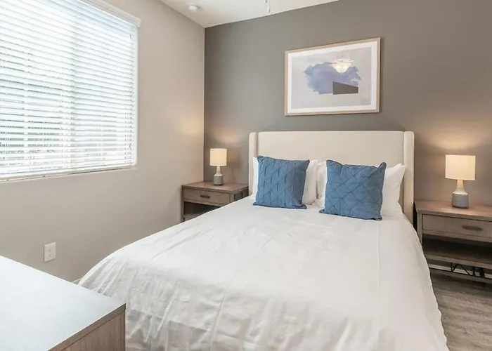 Landing - Modern With Amazing Amenities *